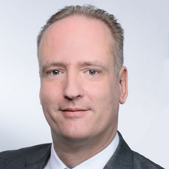 Portraitaufnahme von Alexander Reinhardt, Hoteldirektor des Best Western Hotel Hohenzollern